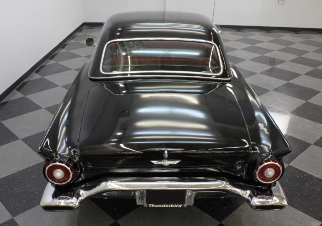 1957 Ford Thunderbird